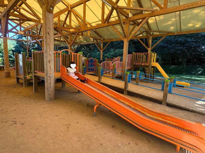 皇子原公園 屋根付き遊具 もーりぃ