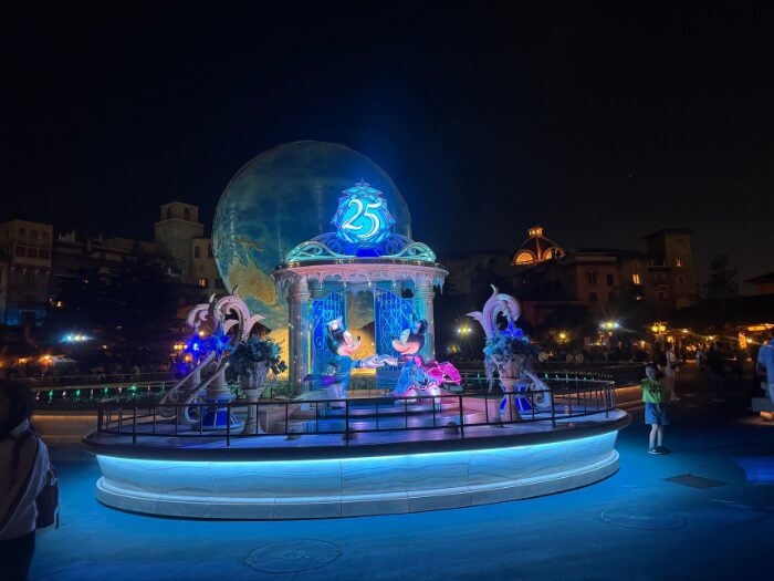 ディズニーシー25周年の夜のモニュメント