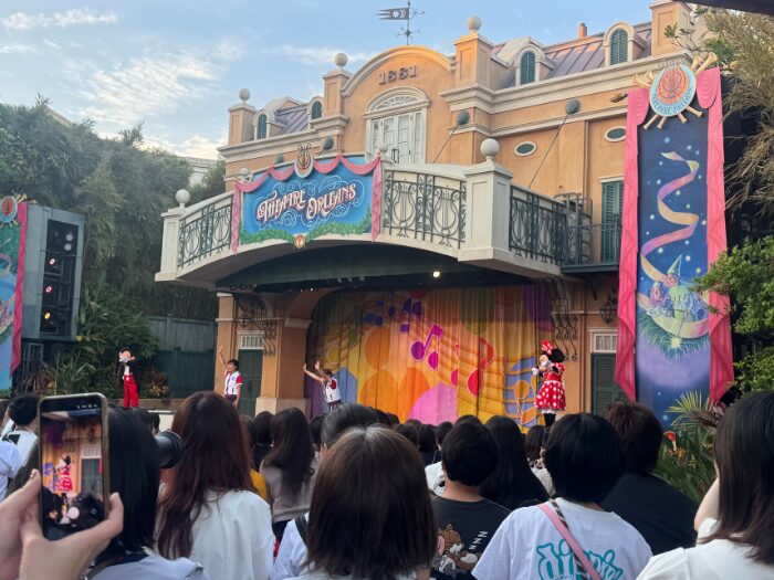 ジャンボリミッキー!で踊る子ども